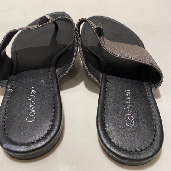 Calvin Klein Size 7.5 Slip On Sandals - Picture 4 of 6